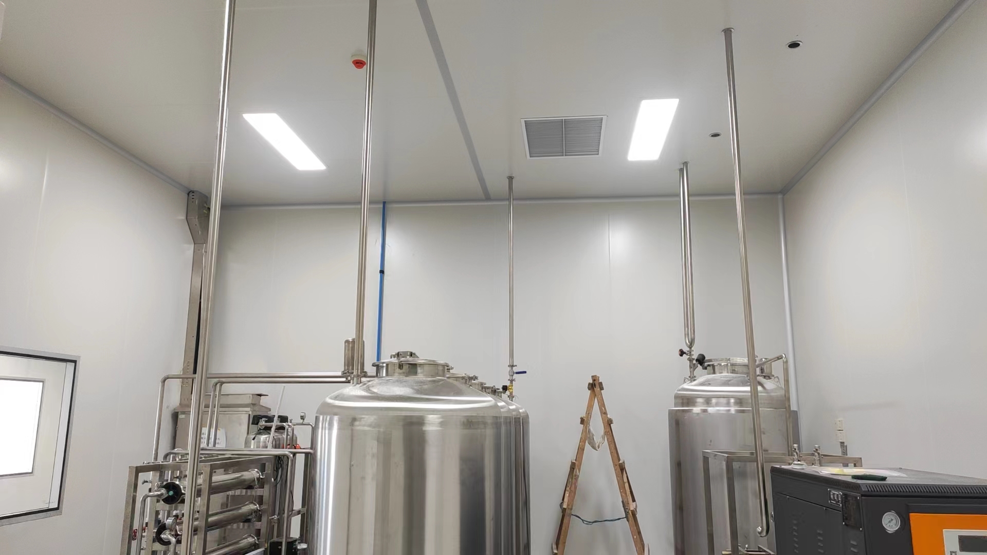 ����������ױƷ���޹�˾�ྻ�ܵ���װ����